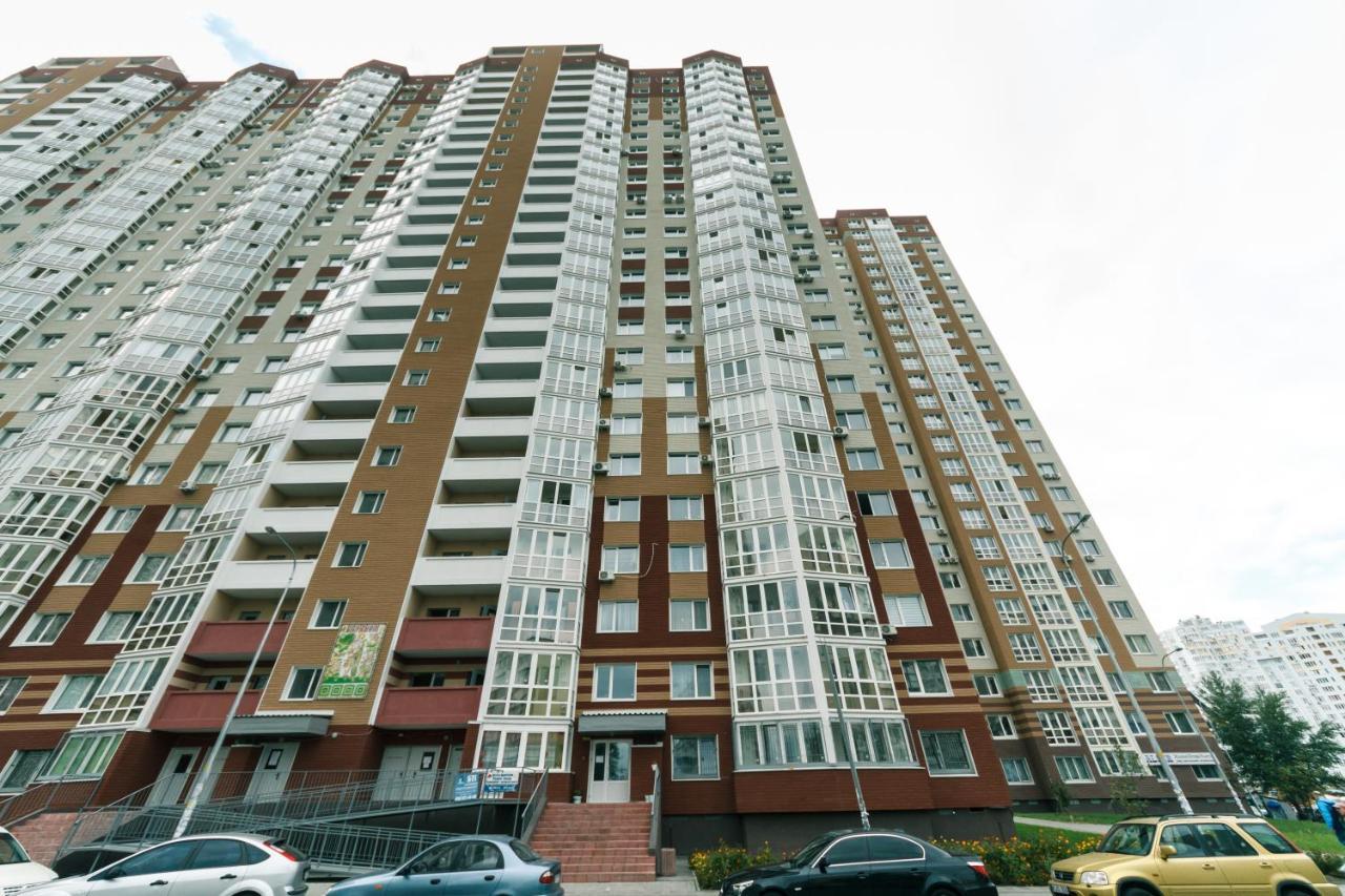 Poznyaky Apartments Patriotika Киев Екстериор снимка