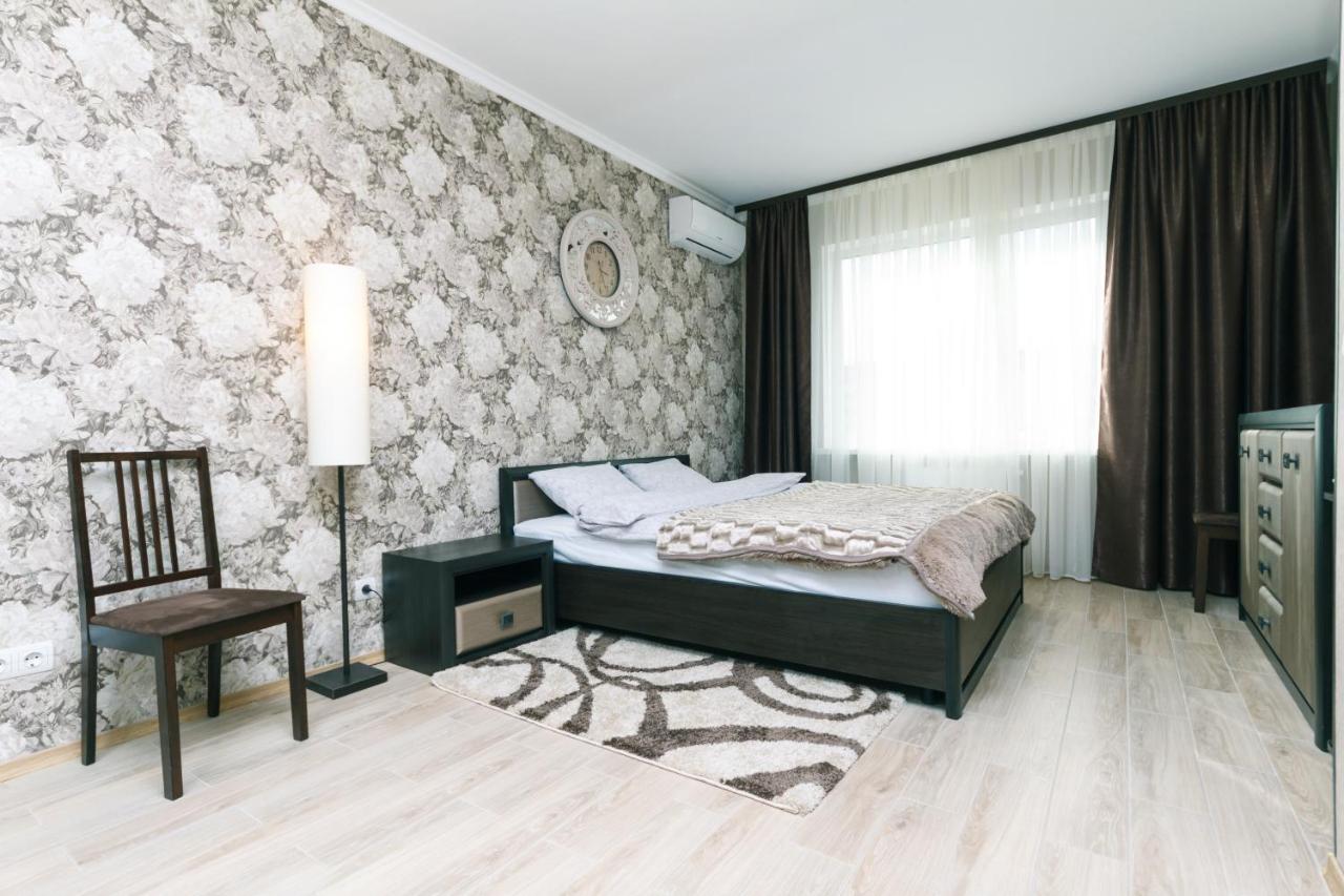 Poznyaky Apartments Patriotika Киев Екстериор снимка